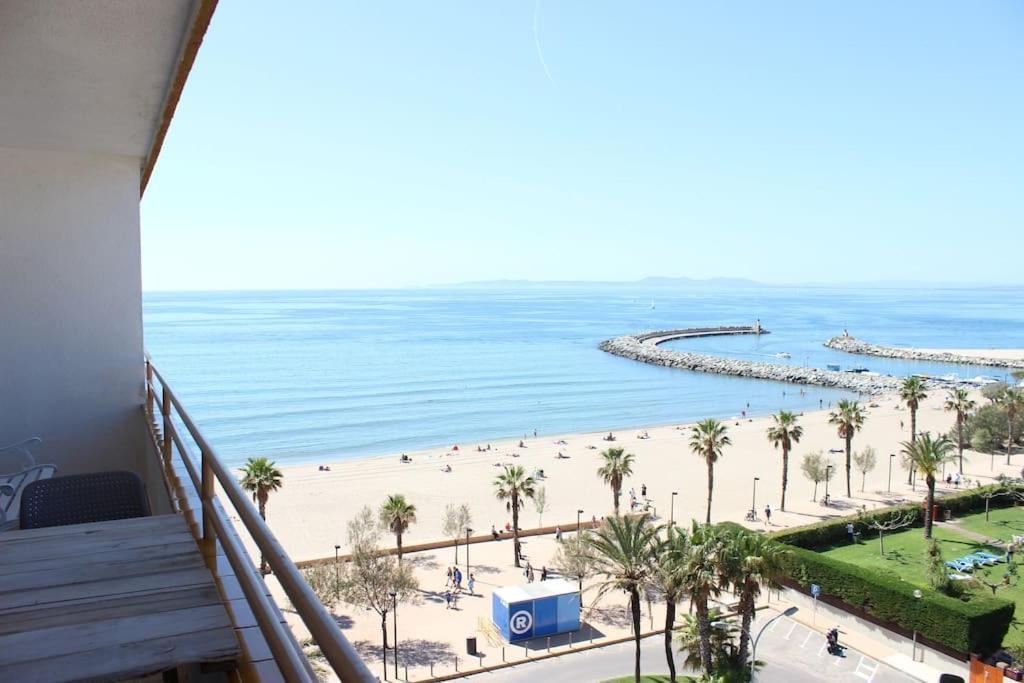 Beautiful Apartment In Front Of Beach, Pool, View Roses Exterior photo
